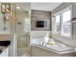 25 Overhold Crescent, Richmond Hill, ON L4E0L9 Photo 12