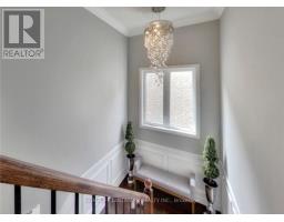 25 Overhold Crescent, Richmond Hill, ON L4E0L9 Photo 9