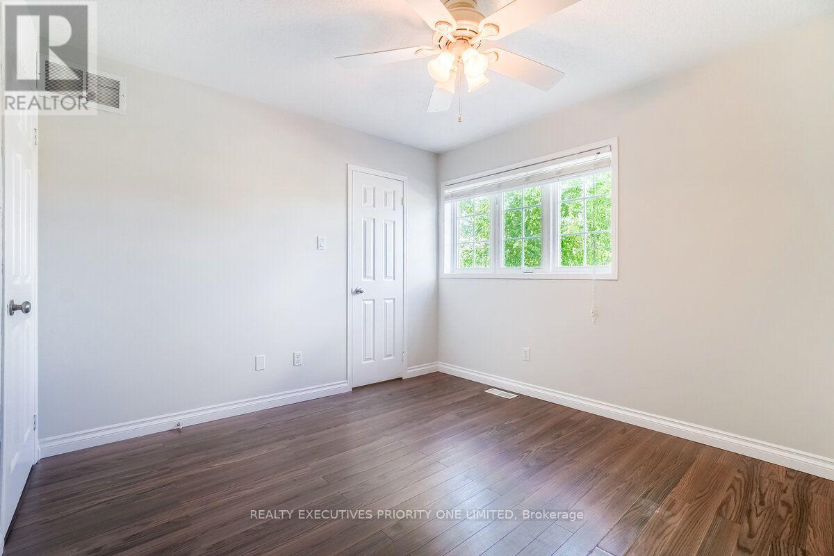 17 Drake Drive, Barrie, ON photo 22