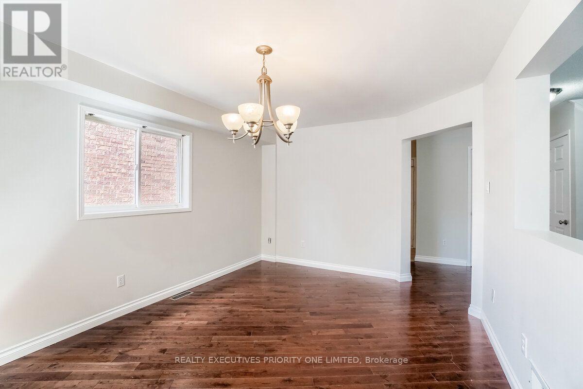 17 Drake Drive, Barrie, ON photo 8