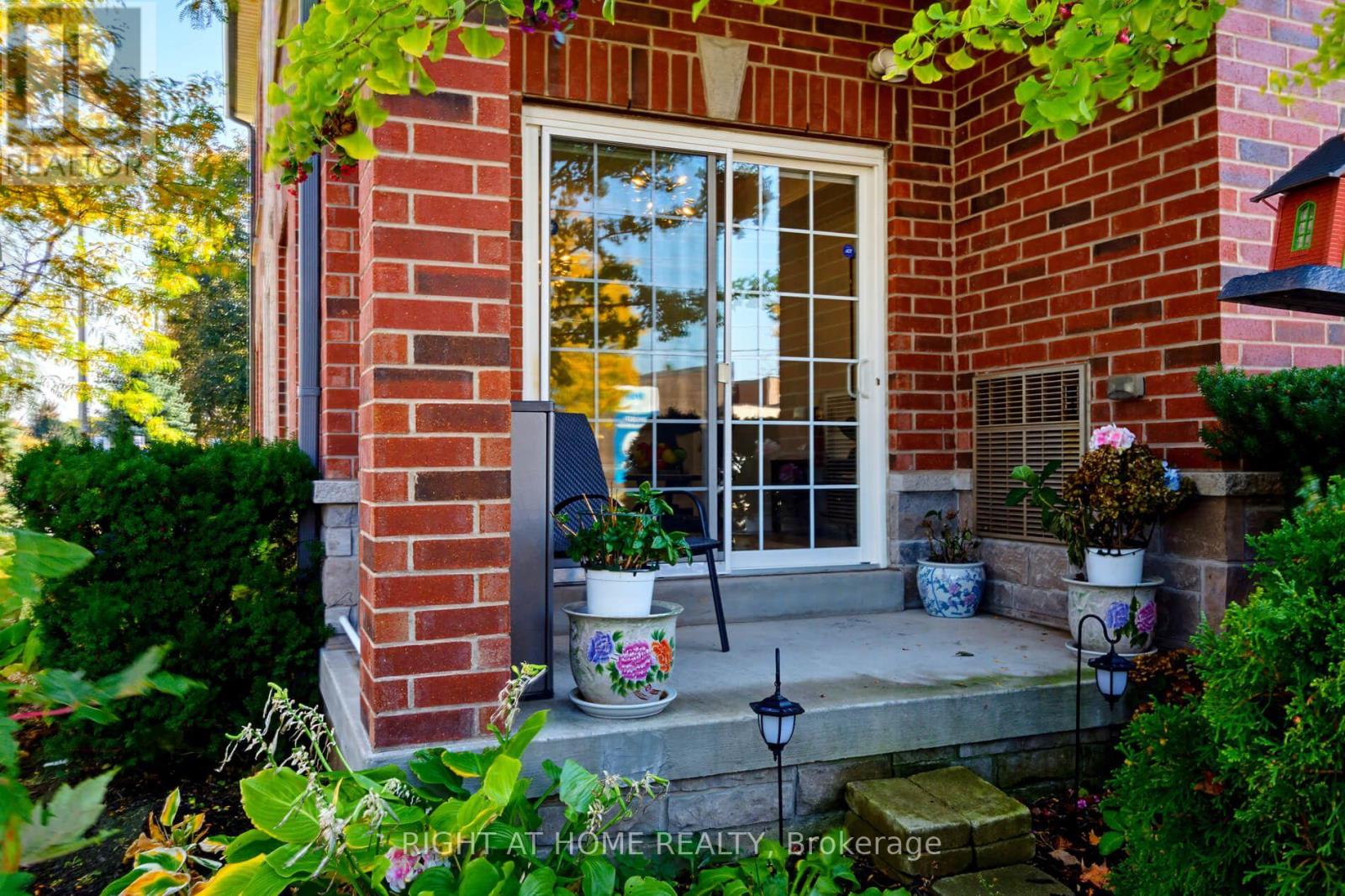 960 BLOOR STREET - Image 23