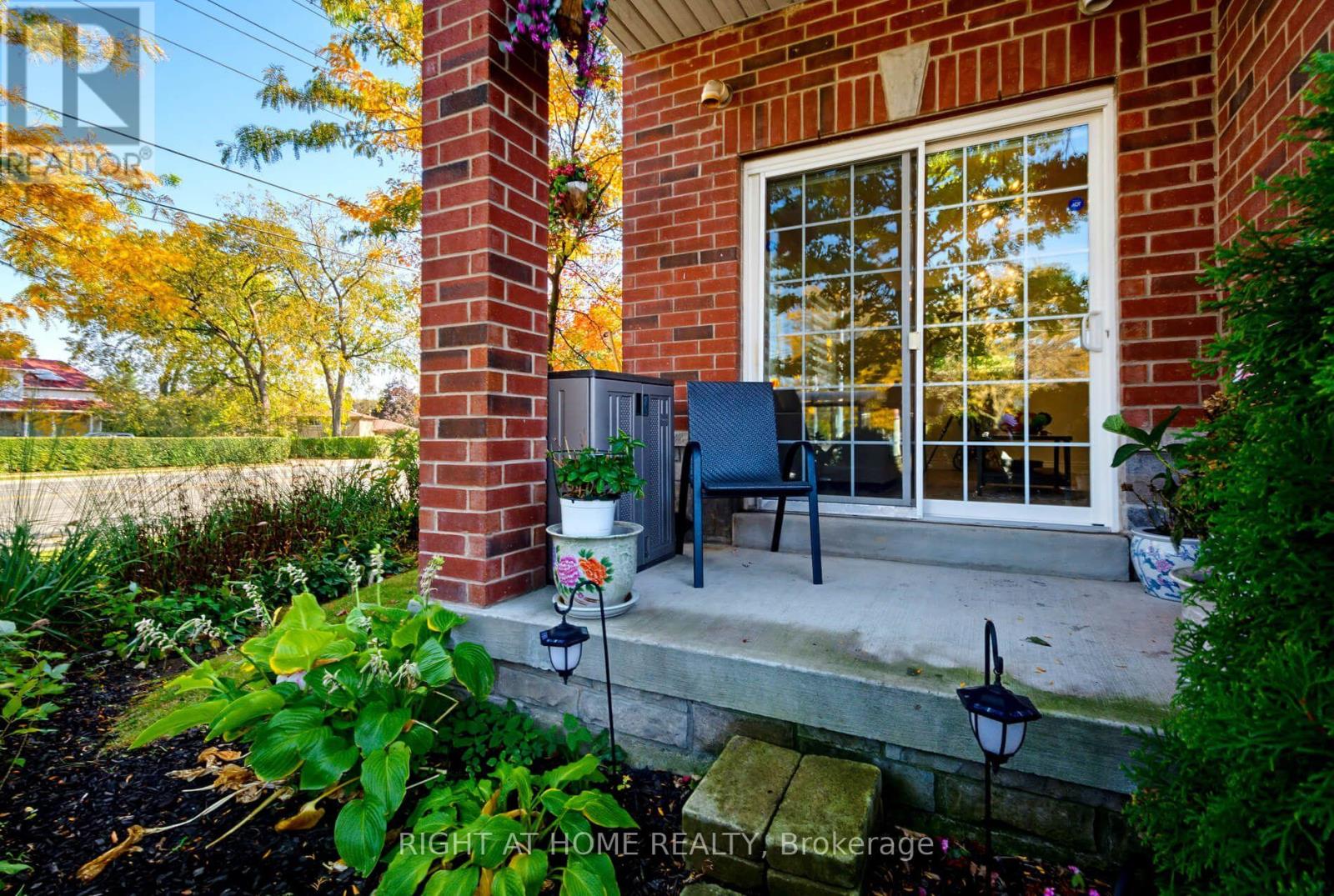 960 BLOOR STREET - Image 24