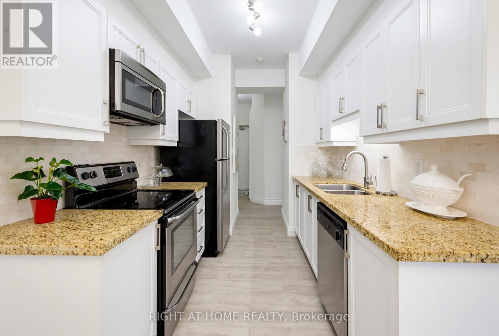 960 BLOOR STREET - Image 9