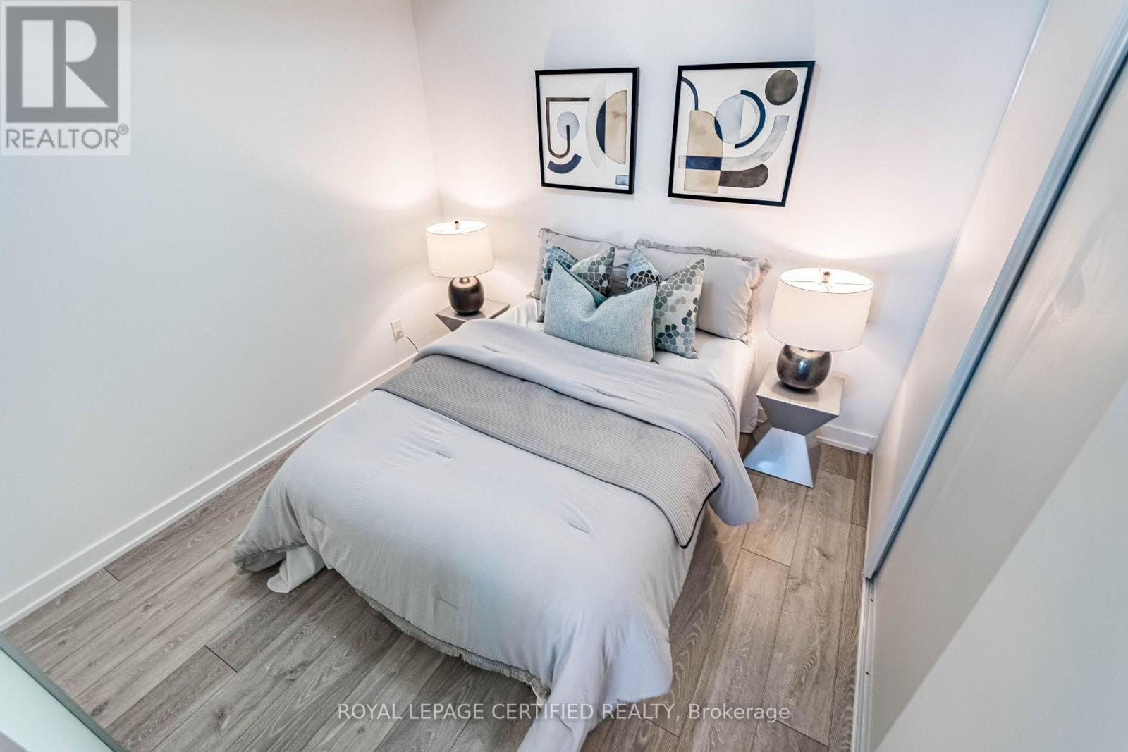3210 Dakota Common — photo 28