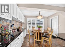 Primary Bedroom - 826 Applewood Drive Se, Calgary, AB T2A7R6 Photo 10