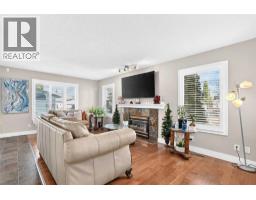 Bonus Room - 826 Applewood Drive Se, Calgary, AB T2A7R6 Photo 11