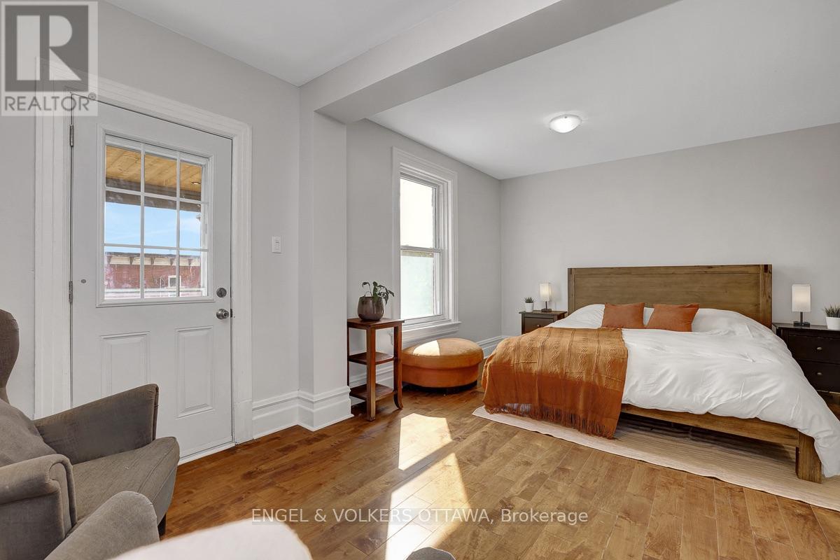 217 Florence Street East — photo 17