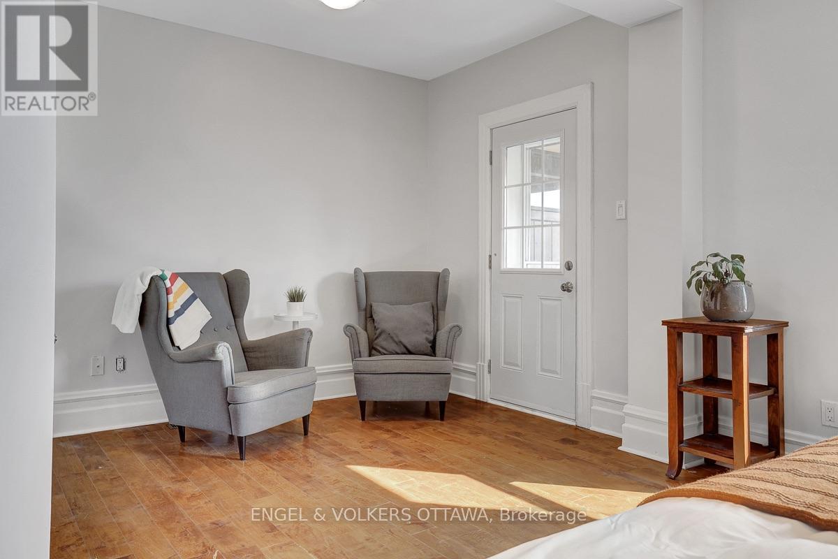 217 Florence Street East — photo 18