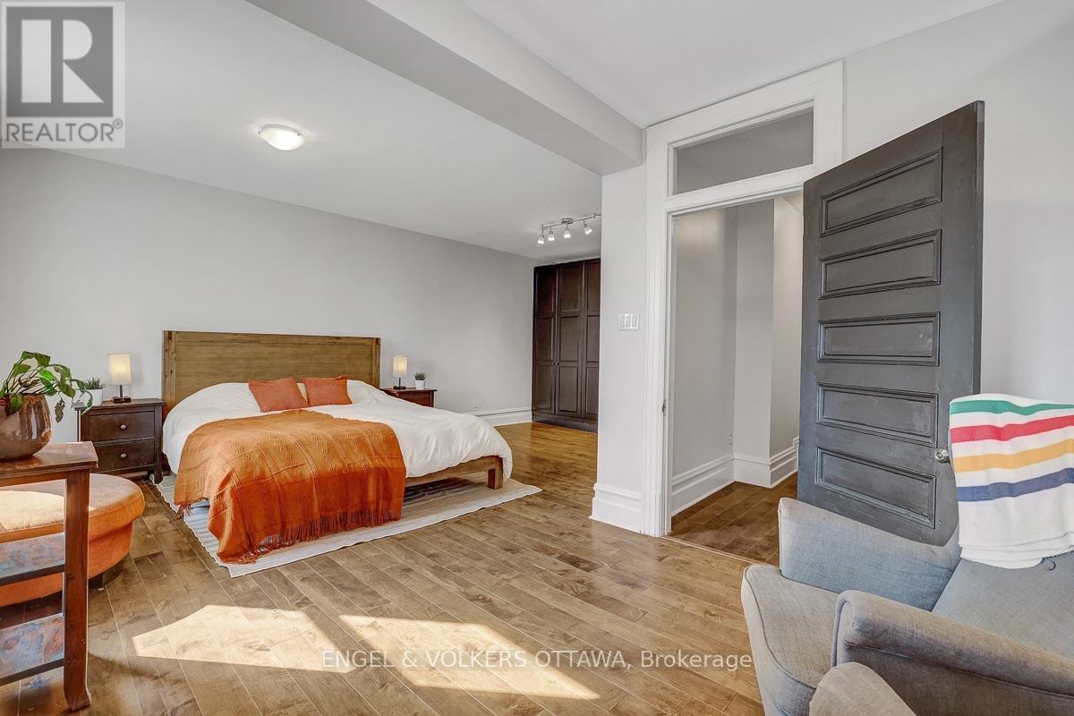 217 Florence Street East — photo 20