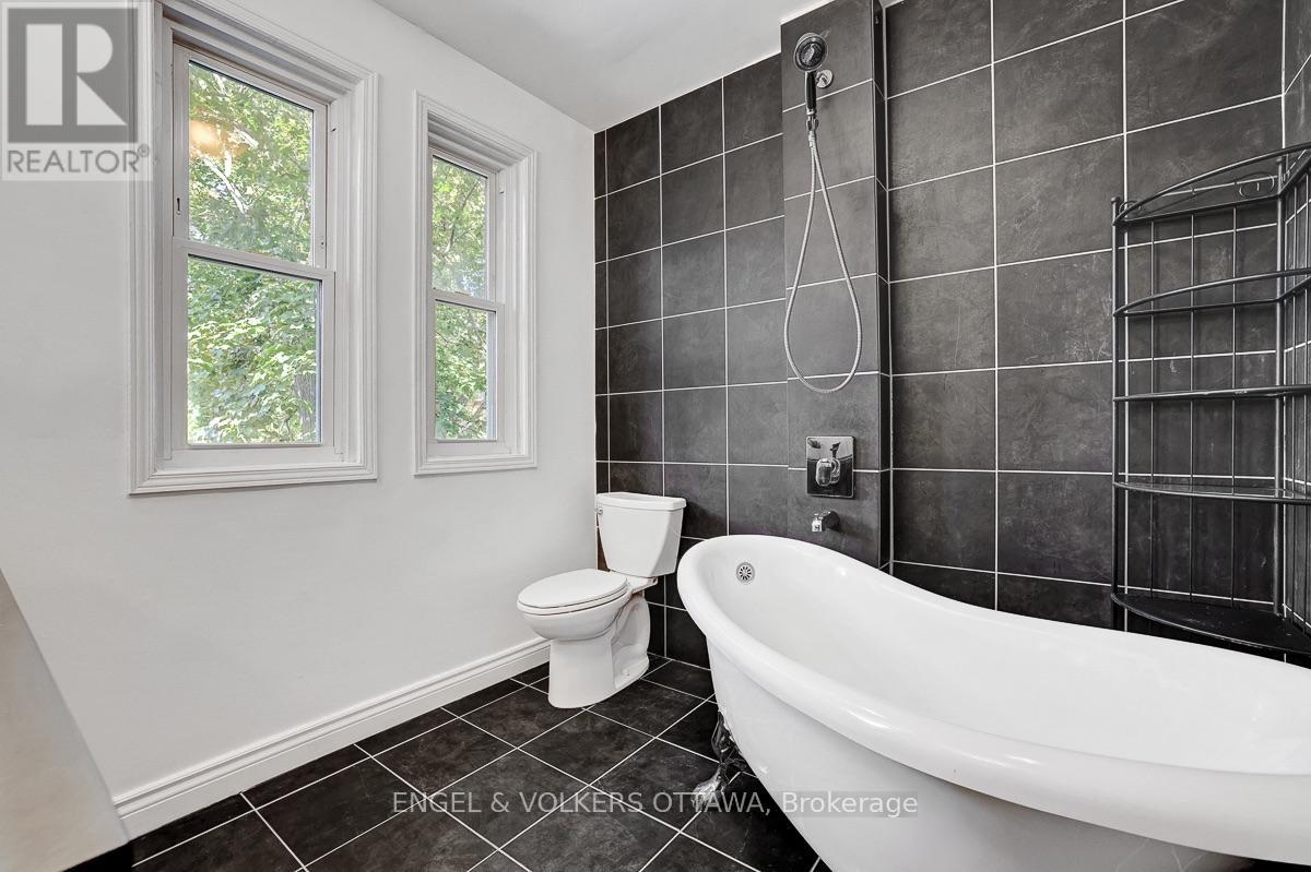 217 Florence Street East — photo 26