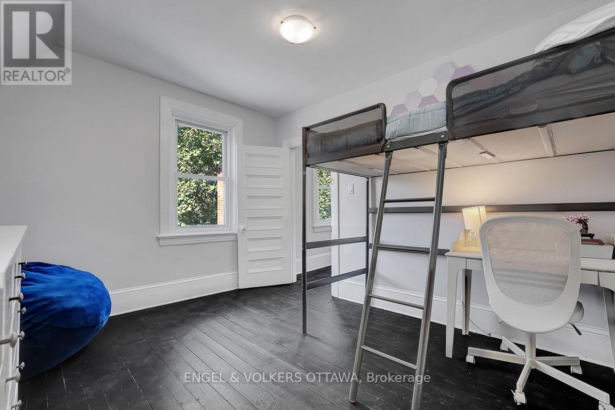 217 Florence Street East — photo 30