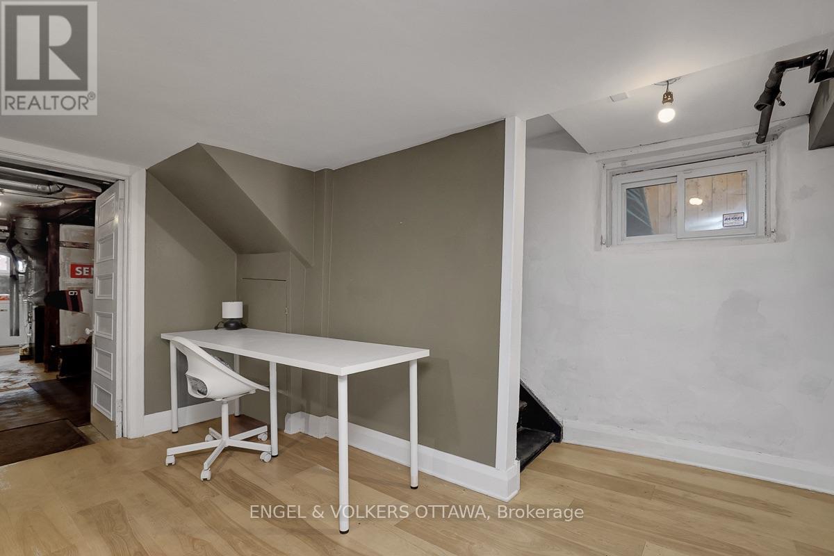 217 Florence Street East — photo 34