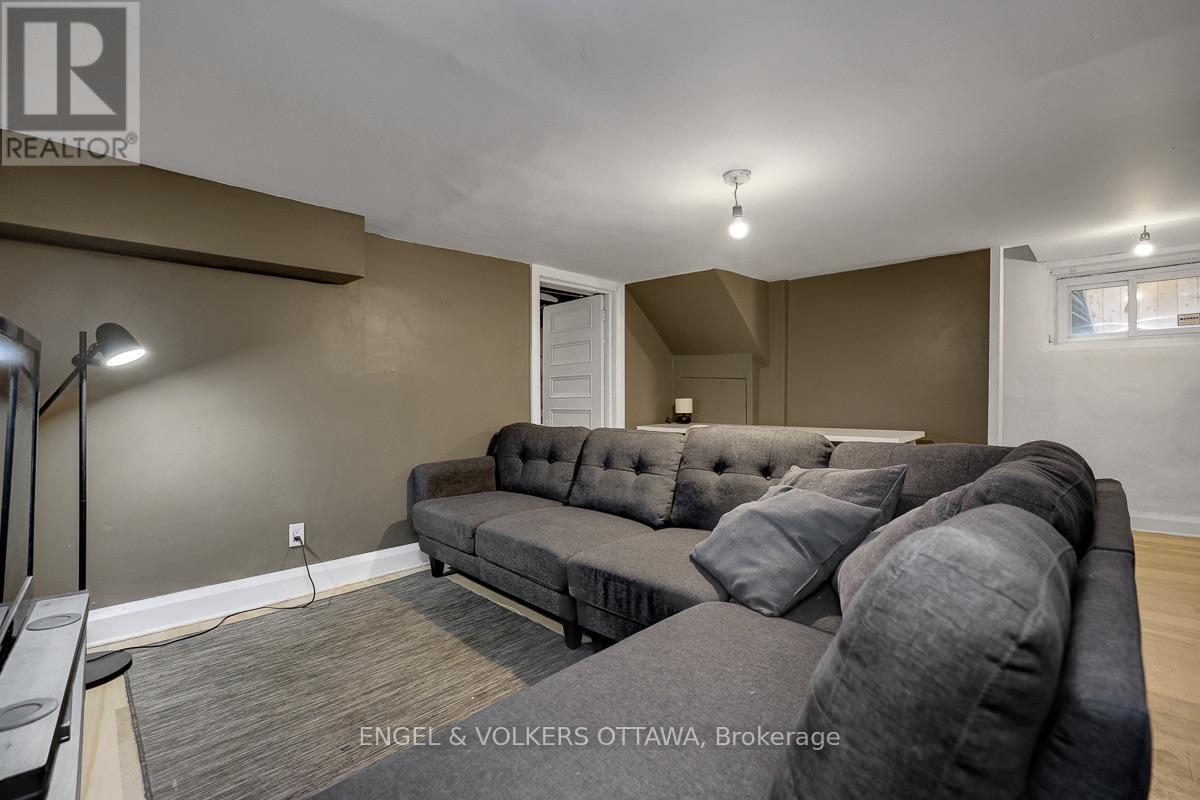 217 Florence Street East — photo 35