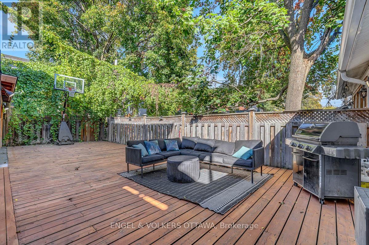 217 Florence Street East — photo 36