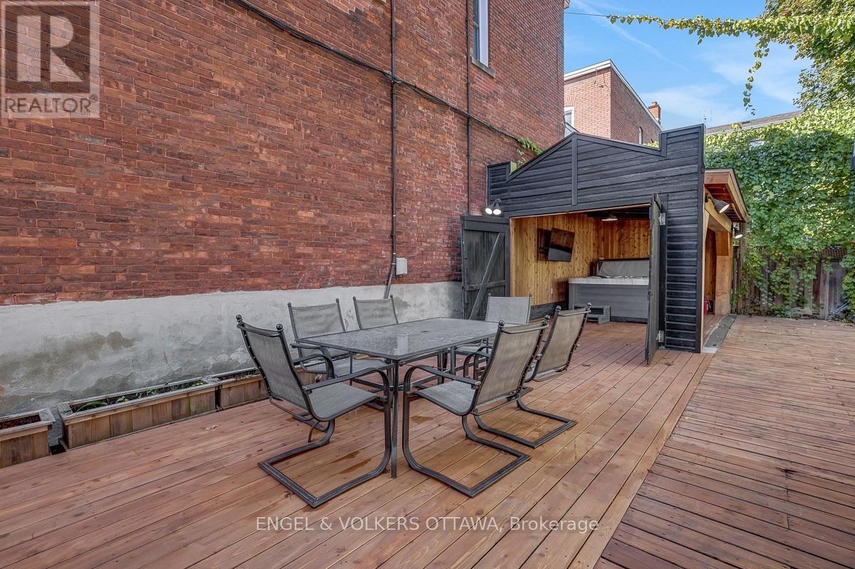 217 Florence Street East — photo 39