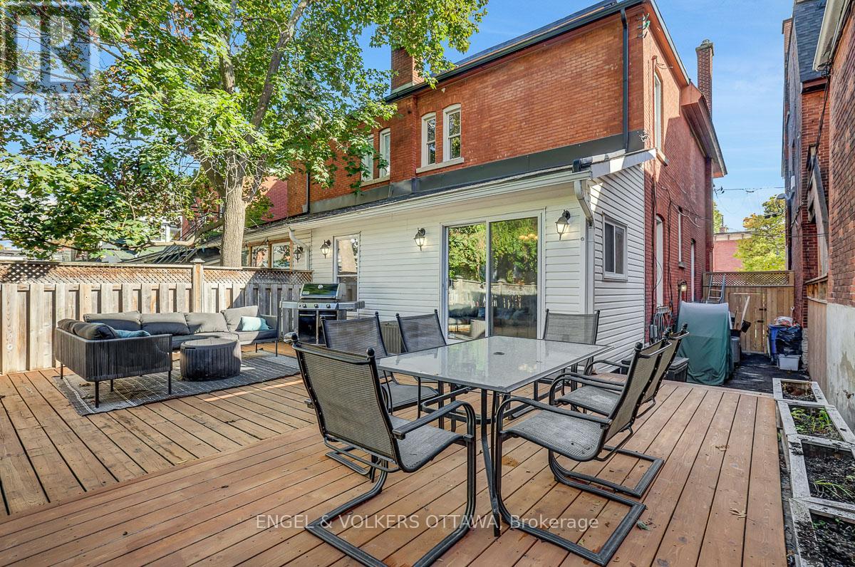 217 Florence Street East — photo 41