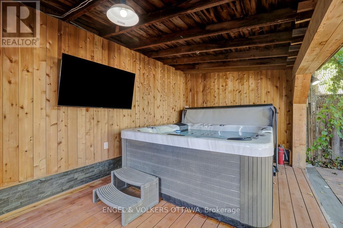217 Florence Street East — photo 42