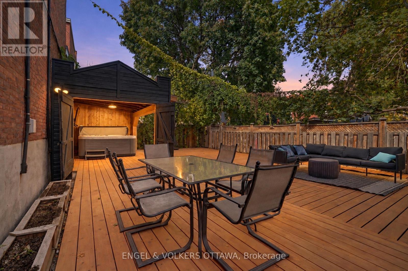 217 Florence Street East — photo 46