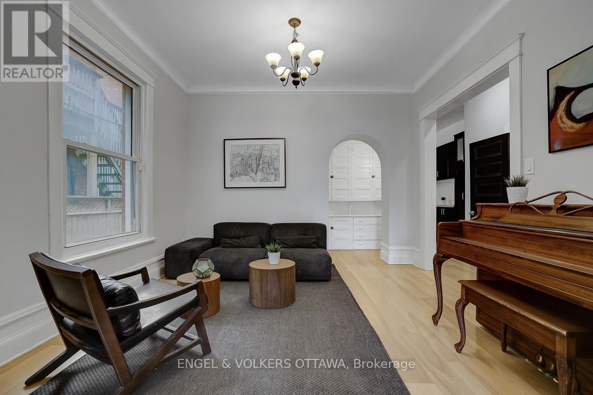 217 Florence Street East — photo 7