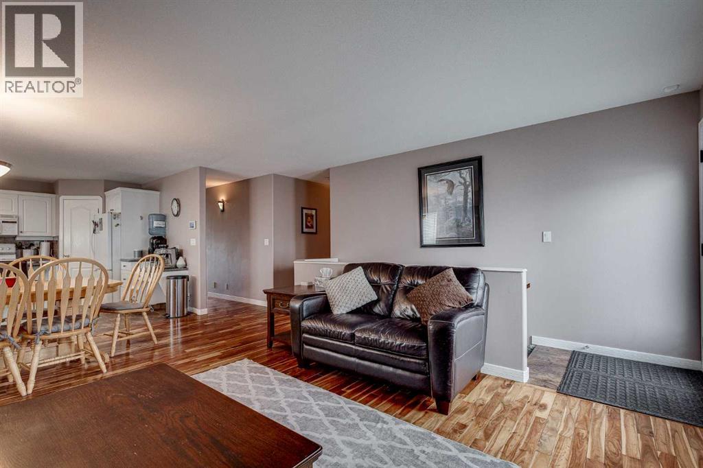 Listing photo – 14 Kingston Drive, Red Deer