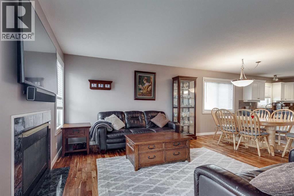 Listing photo – 14 Kingston Drive, Red Deer