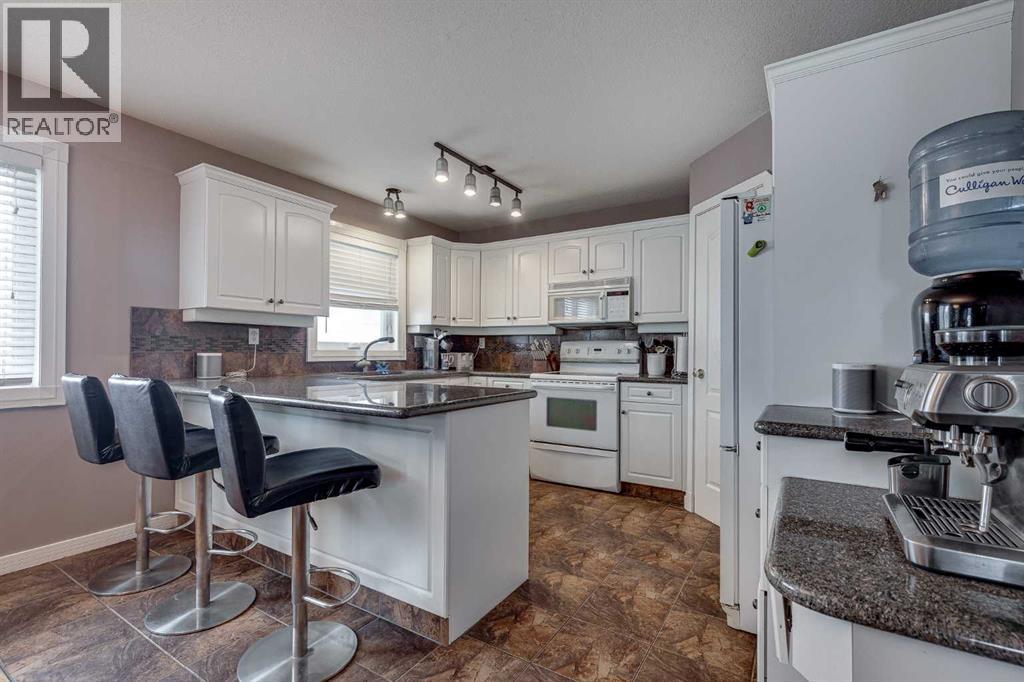 Listing photo – 14 Kingston Drive, Red Deer