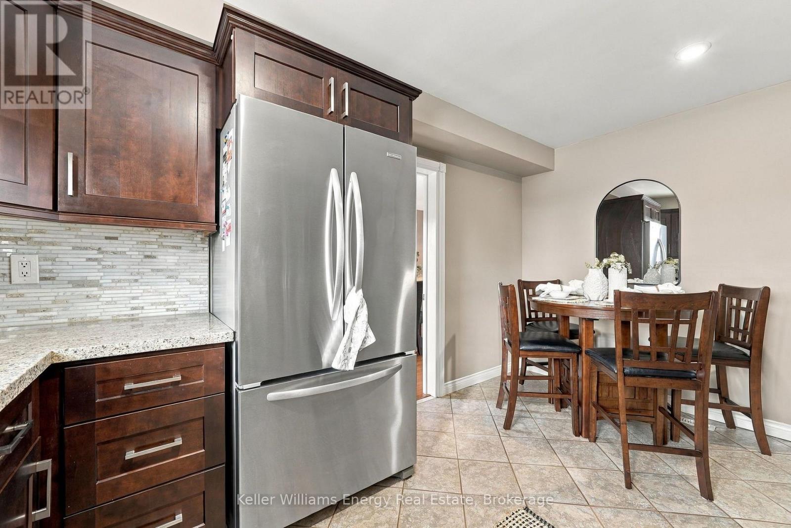 250 Glen Hill Drive, Whitby, ON photo 6