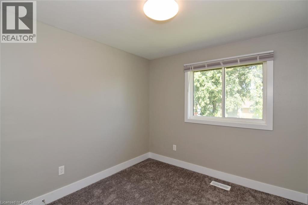 5 bedroom Multi-family interior view, 1 SOUTHWOOD Crescent, London, Ontario