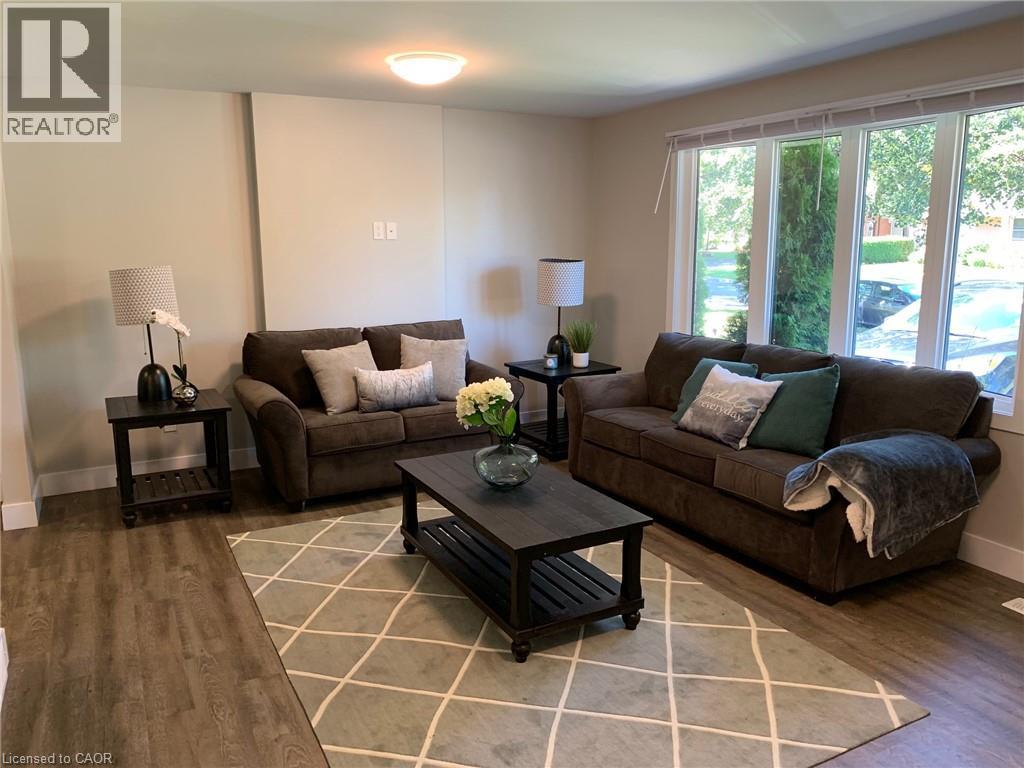 5 bedroom Multi-family interior view, 1 SOUTHWOOD Crescent, London, Ontario