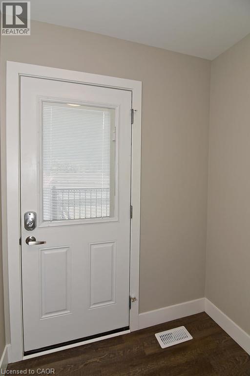 5 bedroom Multi-family interior view, 1 SOUTHWOOD Crescent, London, Ontario