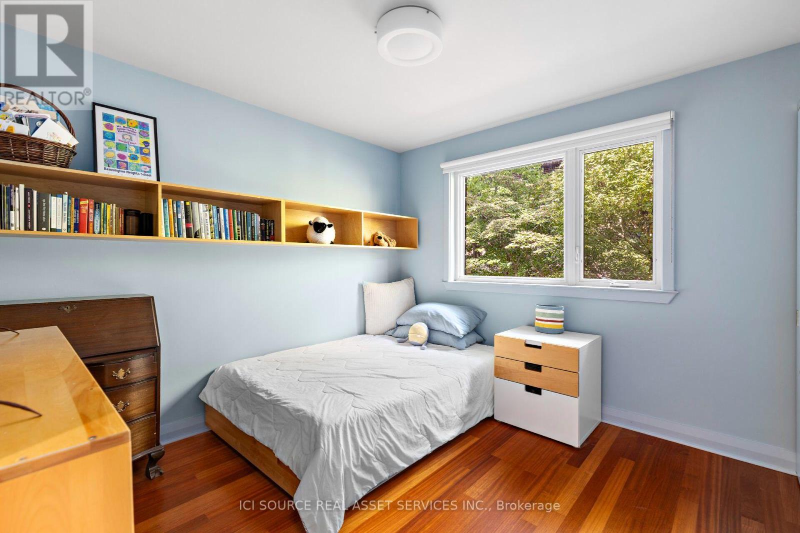 10 Red Oaks Crescent, Toronto, ON photo 27