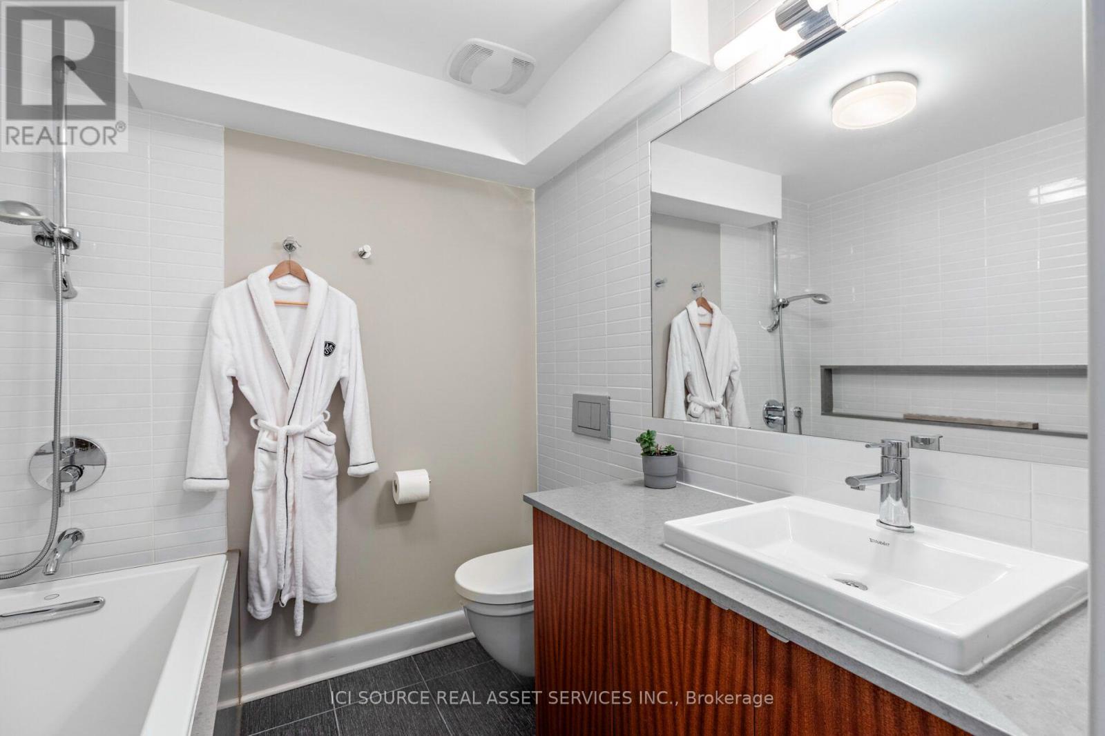 10 Red Oaks Crescent, Toronto, ON photo 30