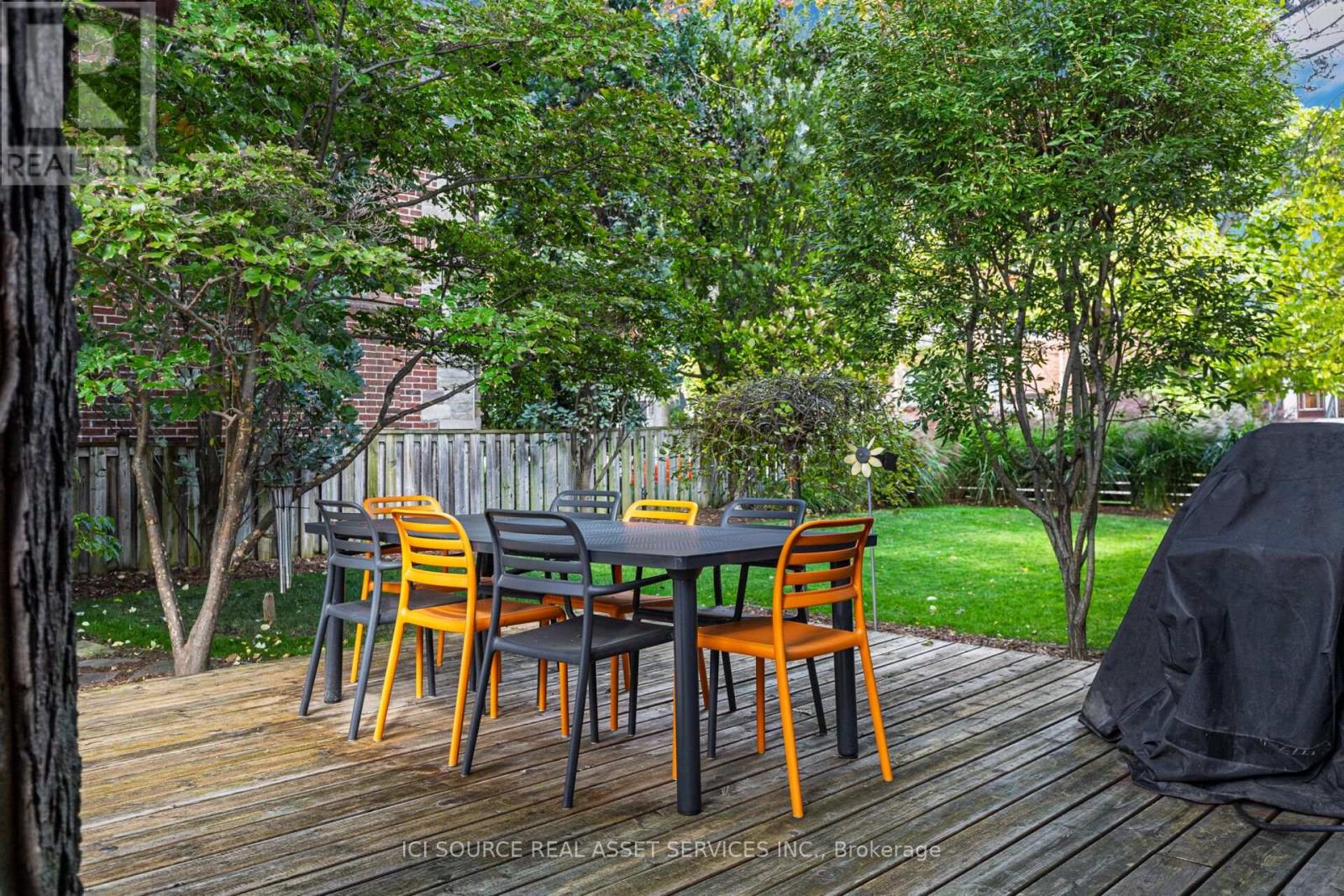 10 Red Oaks Crescent, Toronto, ON photo 5