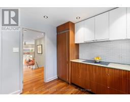 10 Red Oaks Crescent, Toronto, ON M4G1A5 Photo 15