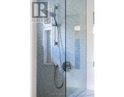 10 Red Oaks Crescent, Toronto, ON M4G1A5 Photo 25