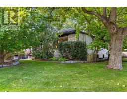 10 Red Oaks Crescent, Toronto, ON M4G1A5 Photo 36