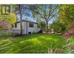 10 Red Oaks Crescent, Toronto, ON M4G1A5 Photo 37