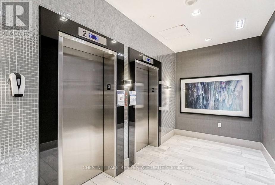 701- 525 Adelaide Street West, Toronto, ON photo 4