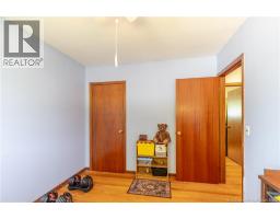 577 Maple Street, photo 17