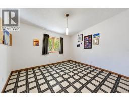 2pc Bathroom - 76 Clarendon Road Nw, Calgary, AB T2L0P3 Photo 10