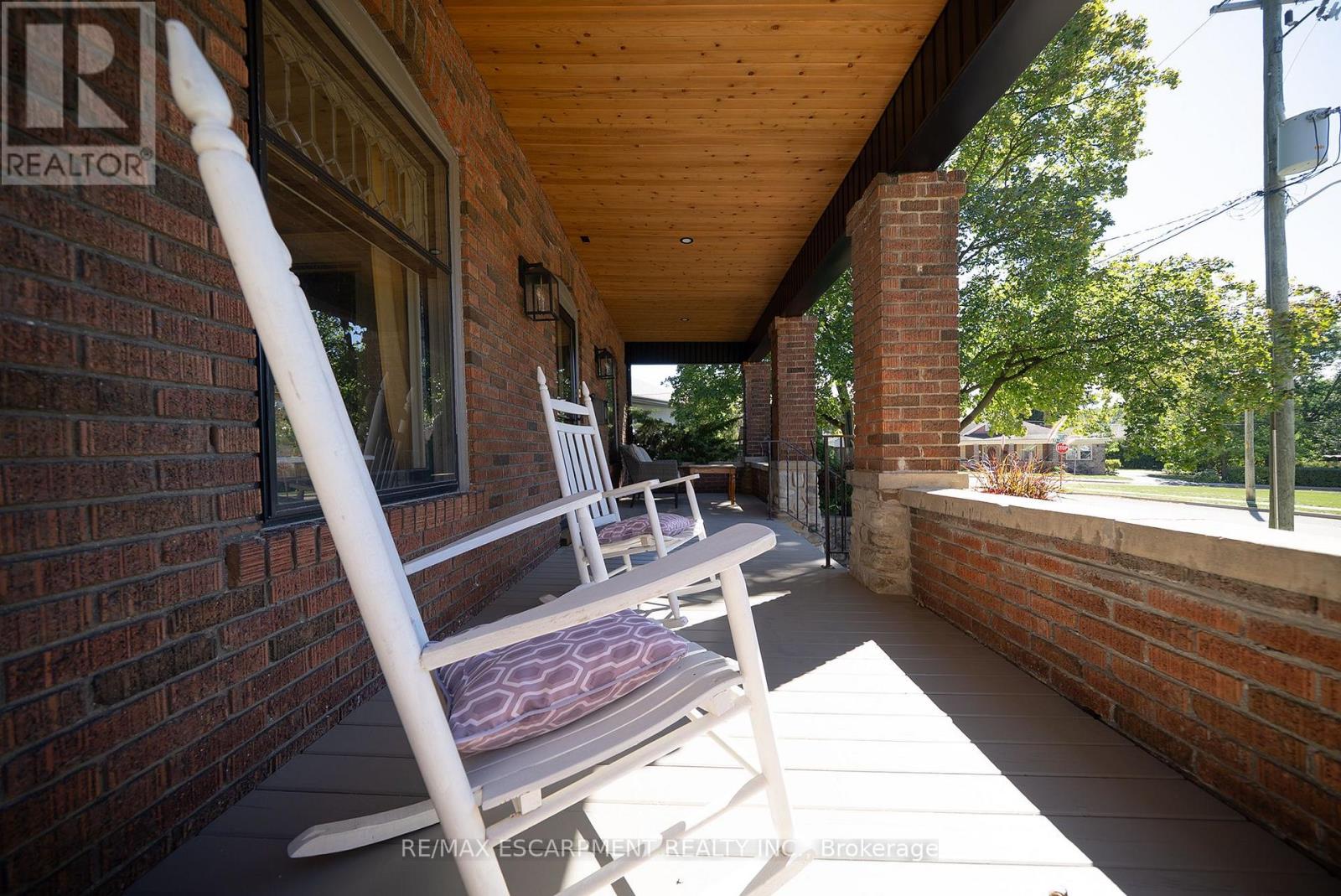 75 Walnut Street, Brant, ON photo 2