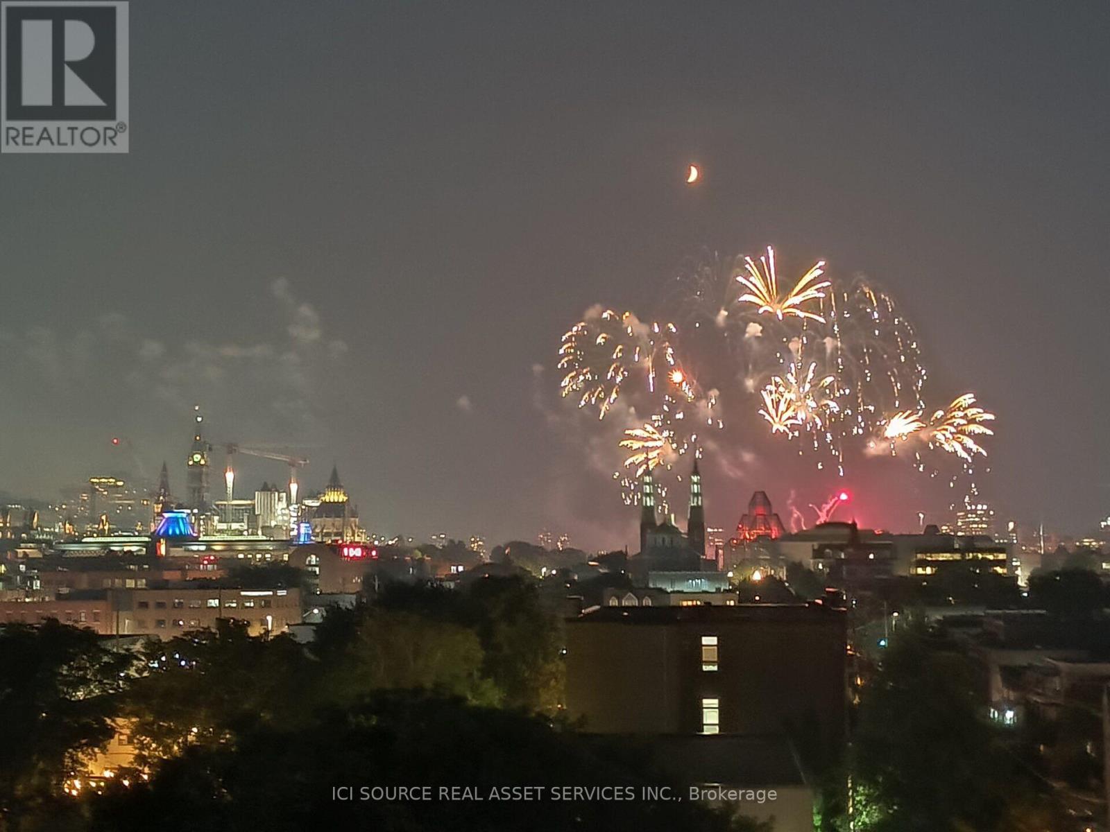 #601 222 GUIGUES AVENUE - 28