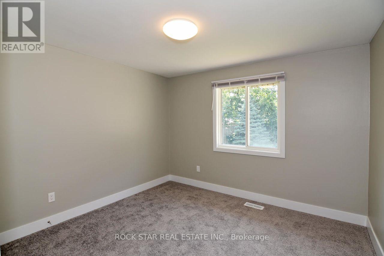 1 Southwood Crescent, London South, ON photo 8