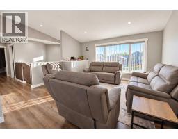 Living room - 1118 7 Street W, Barnwell, AB T0K0B0 Photo 7