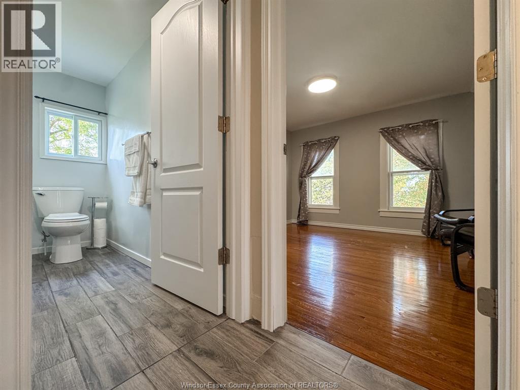 469 KING STREET East - 30