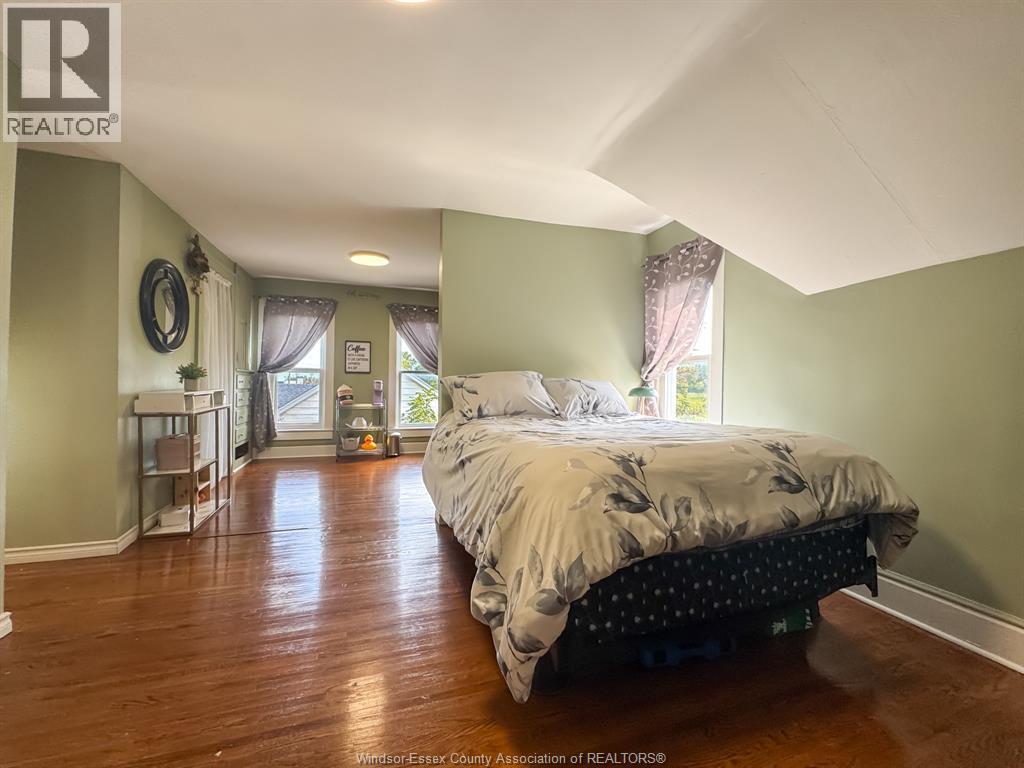 469 KING STREET East - 32