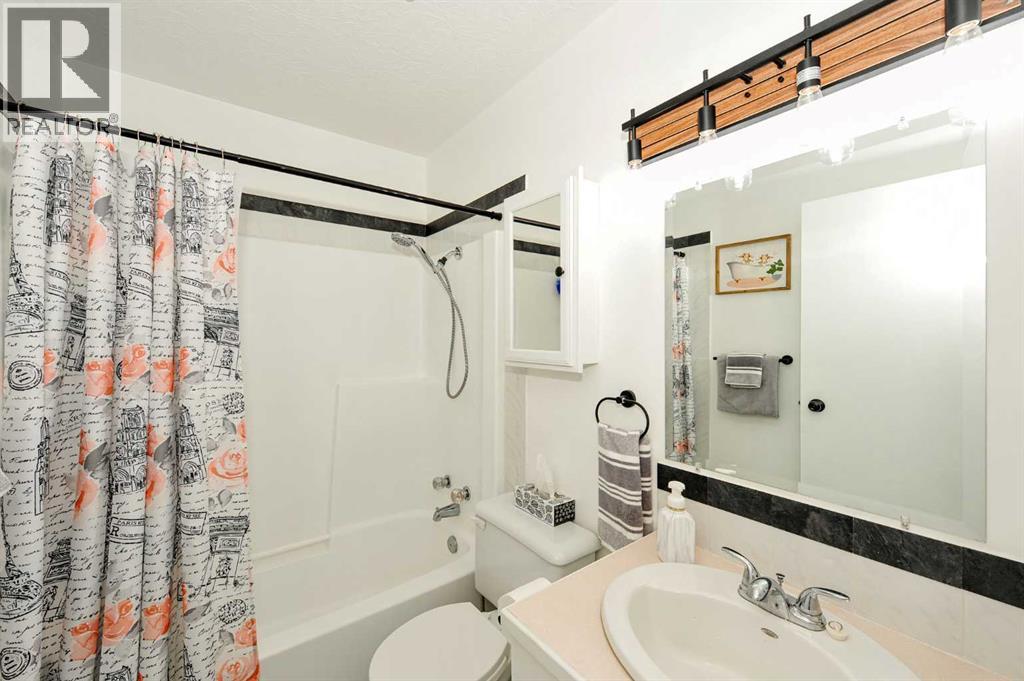 Main Floor 4 Piece Bathroom