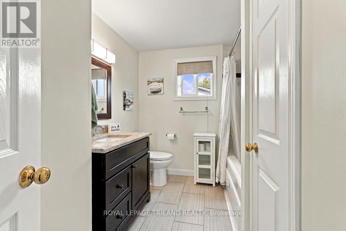 1345 ALDERSBROOK ROAD - 23