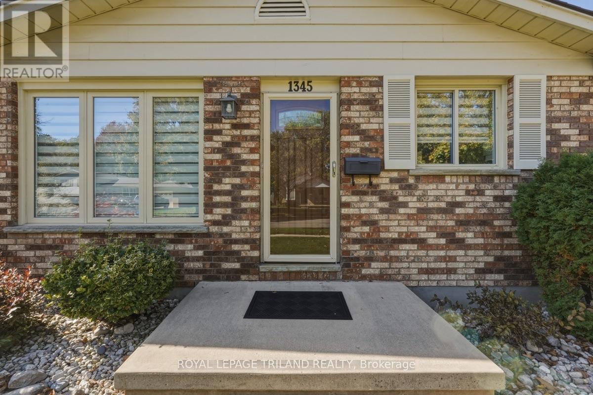 1345 ALDERSBROOK ROAD - 3
