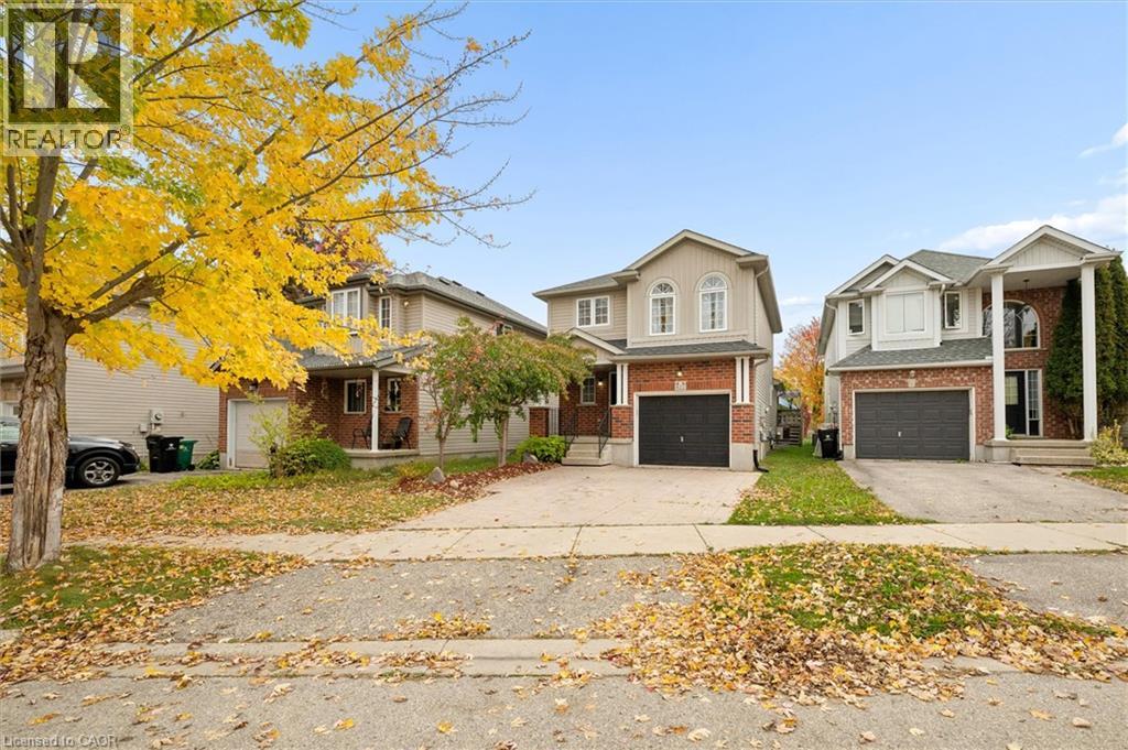 822 WHITECAP Avenue — photo 3